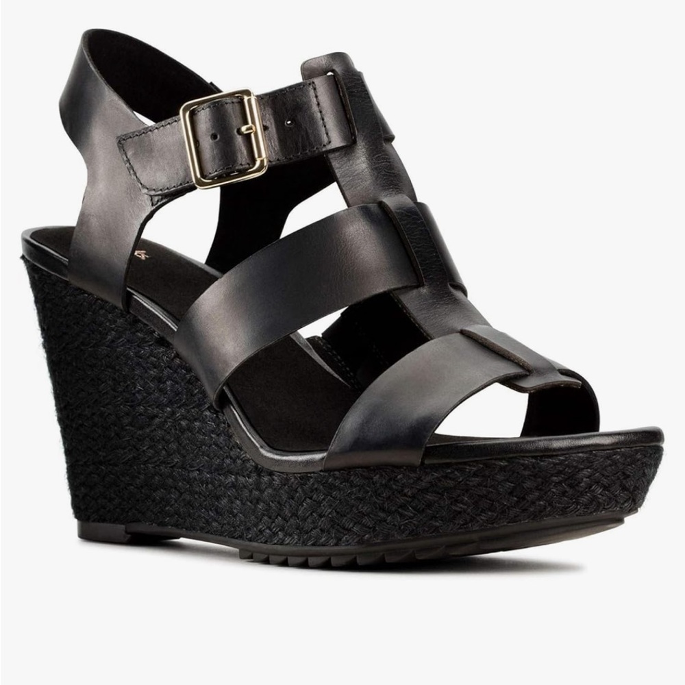 Clark’s black leather wedges, perfect for the summer!